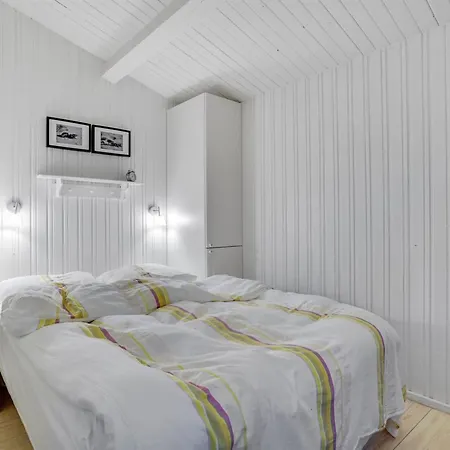 Ferienhaus Fjola - 200m From The Sea By Interhome Bøtø By