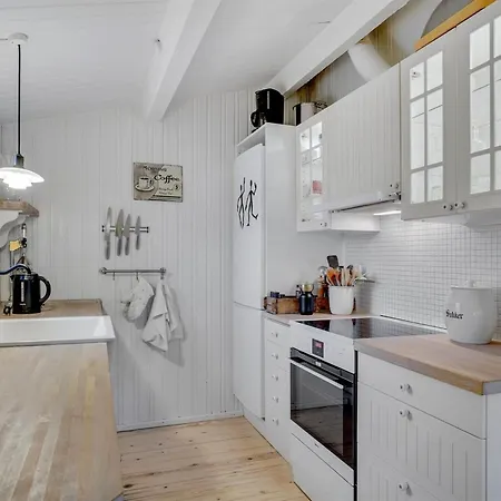 Ferienhaus Fjola - 200m From The Sea By Interhome Bøtø By
