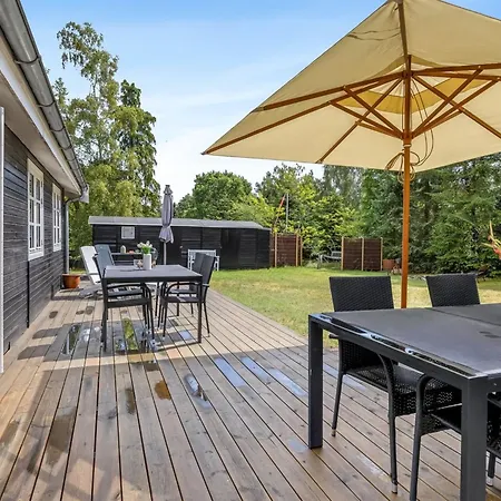 Fjola - 200m From The Sea By Interhome