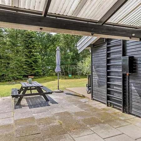 Semesterbostad Fjola - 200m From The Sea By Interhome